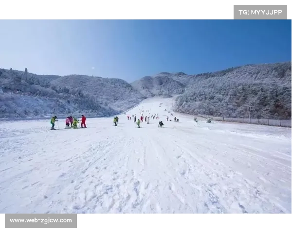 武汉建成亚洲最大室内滑雪场预计年底开放满足冬季运动爱好者需求